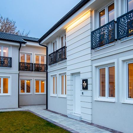Garni Hotel Royal Crown 수보티차 외부 사진