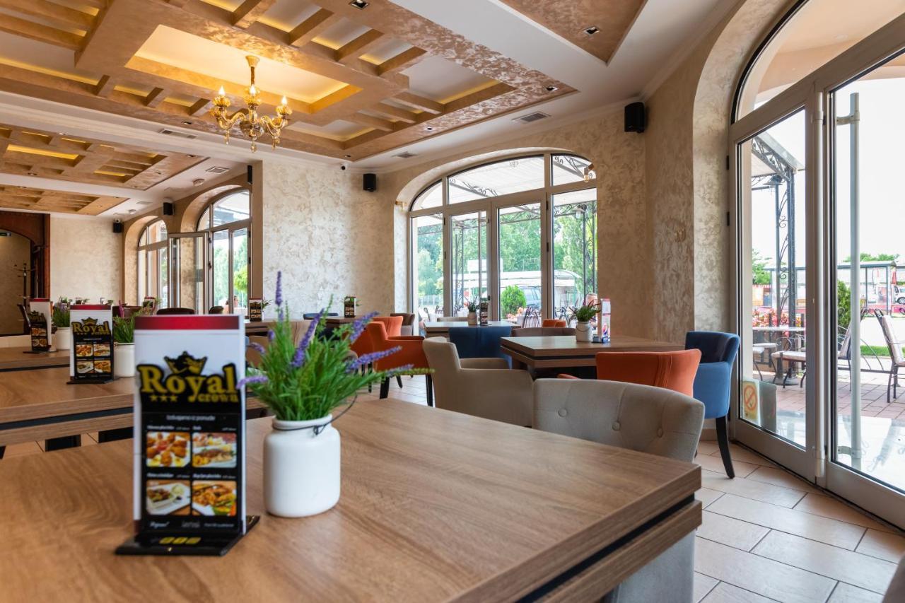 Garni Hotel Royal Crown 수보티차 외부 사진