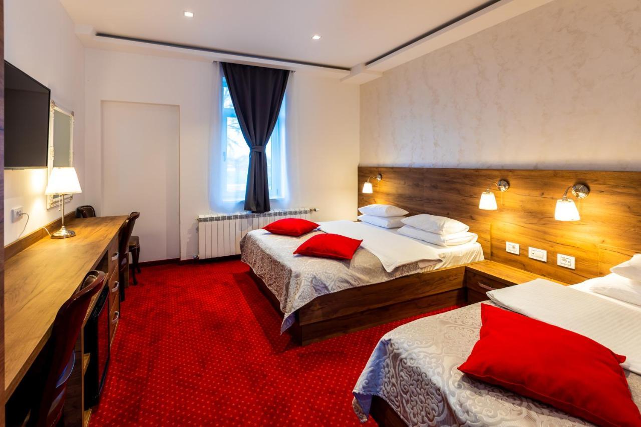 Garni Hotel Royal Crown 수보티차 외부 사진