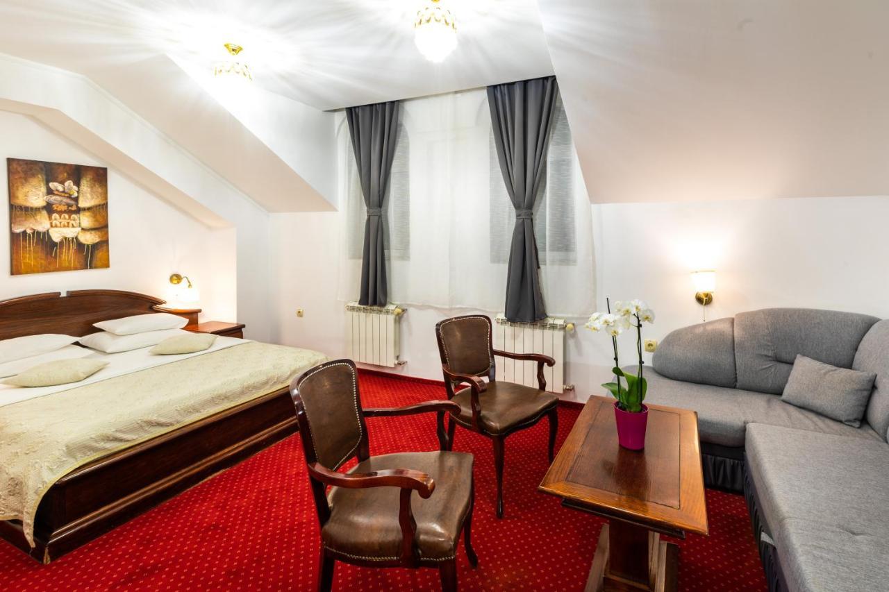 Garni Hotel Royal Crown 수보티차 외부 사진