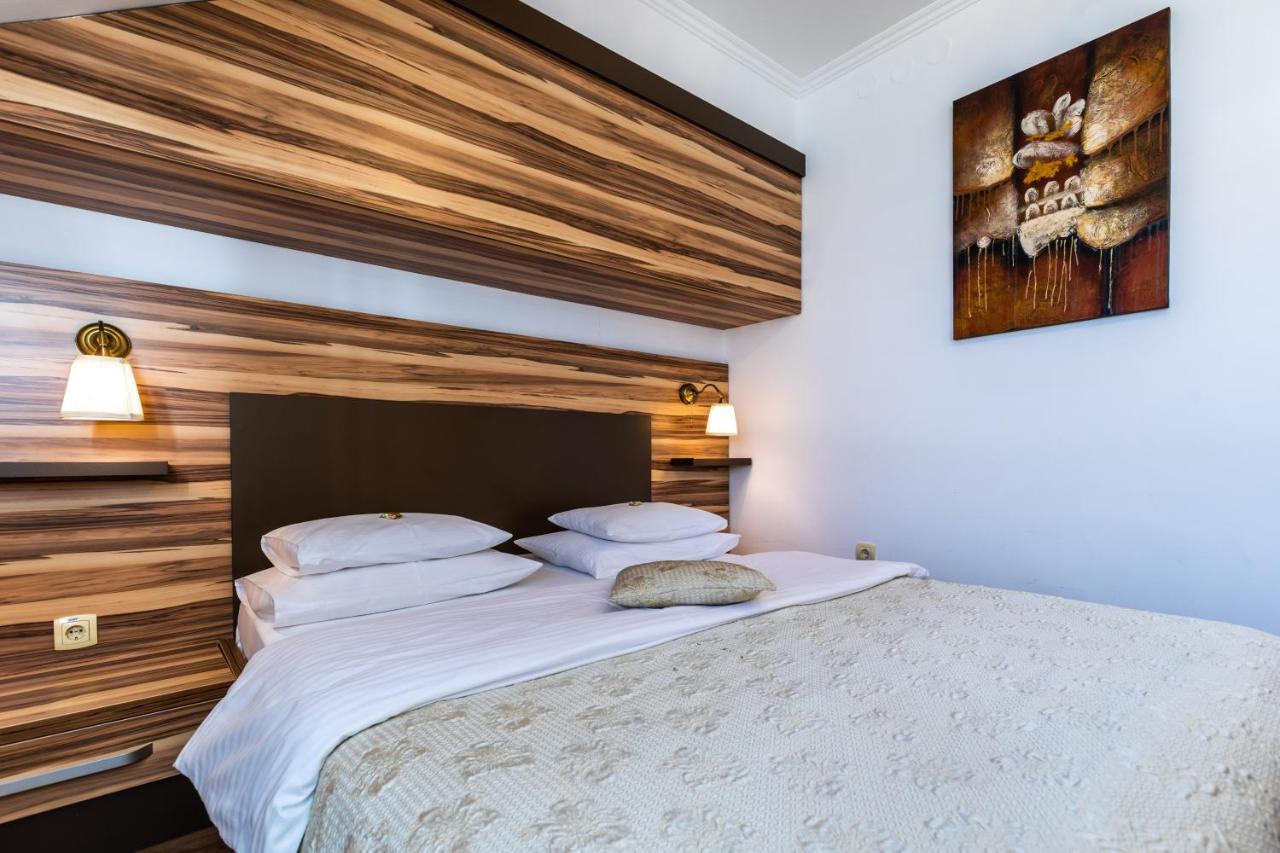 Garni Hotel Royal Crown 수보티차 외부 사진