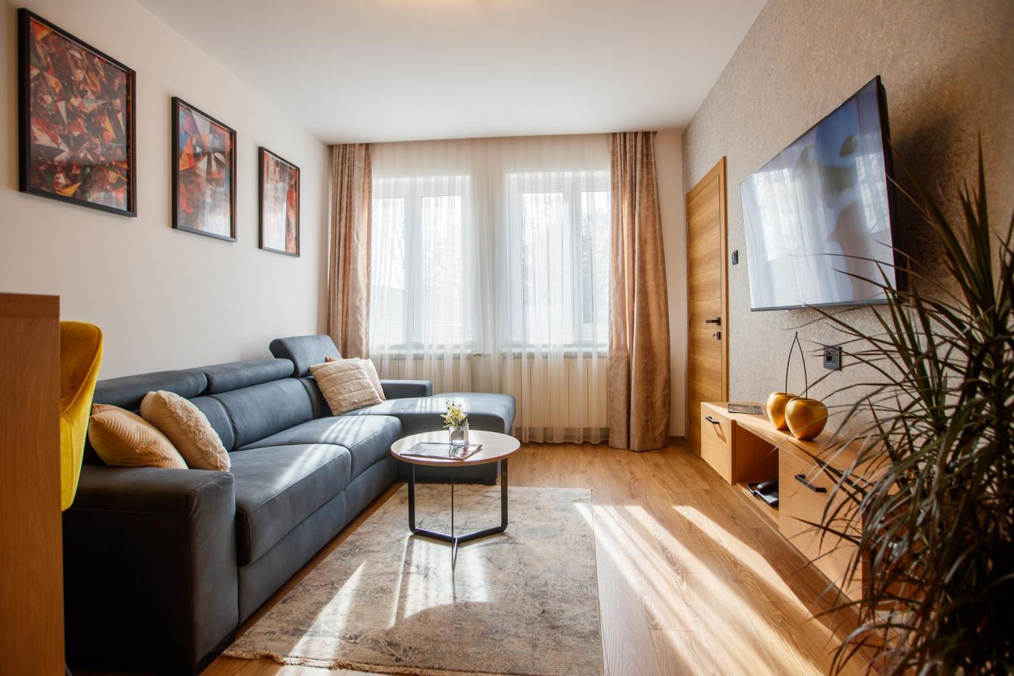 Garni Hotel Royal Crown 수보티차 외부 사진